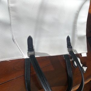 Guess black and white tote
